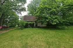 Pre-foreclosure in  NEWBERN CIR Youngstown, OH 44502