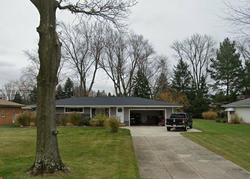 Pre-foreclosure in  STARLIGHT DR Independence, OH 44131