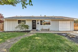 Pre-foreclosure in  FAR WEST AVE Medford, OR 97501