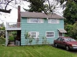 Pre-foreclosure in  NE BROADWAY Portland, OR 97220