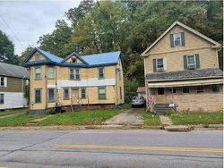 Pre-foreclosure Listing in 15TH ST FRANKLIN, PA 16323