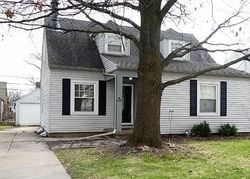 Pre-foreclosure in  E RICHWOODS BLVD Peoria, IL 61603