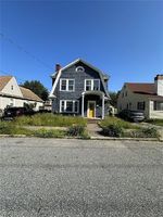 Pre-foreclosure in  GROTTO AVE Pawtucket, RI 02860