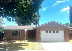 Pre-foreclosure in  MANZANITA DR Modesto, CA 95355