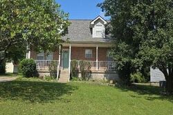  Heritage Cir, La Vergne TN