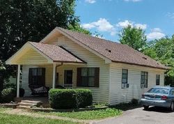 Pre-foreclosure in  VICKERS AVE Watertown, TN 37184