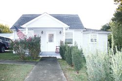 Pre-foreclosure in  S MCCRARY ST Woodbury, TN 37190