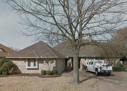 Pre-foreclosure in  STONELEIGH DR Fort Worth, TX 76126