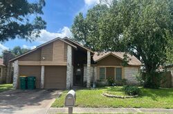 Pre-foreclosure in  FAIRVIEW FOREST DR Houston, TX 77088