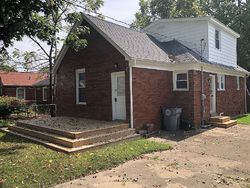 Pre-foreclosure in  MADISON AVE Evansville, IN 47714