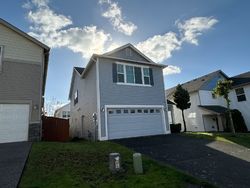 Pre-foreclosure in  SE 3RD CT Renton, WA 98056
