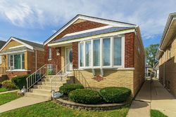 Pre-foreclosure in  N NAGLE AVE Chicago, IL 60630