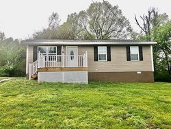 Pre-foreclosure in  PARK AVE Madisonville, KY 42431
