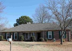 Pre-foreclosure in  TEAL PARK LN Madison, AL 35758