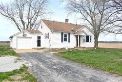 Pre-foreclosure in  ZIMMERMAN RD Dorsey, IL 62021