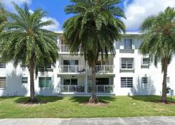 Pre-foreclosure in  NE 114TH ST  Miami, FL 33181