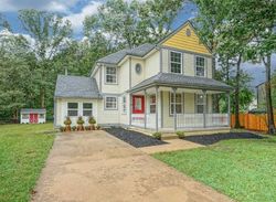 Pre-foreclosure in  DUNDEE DR Williamstown, NJ 08094