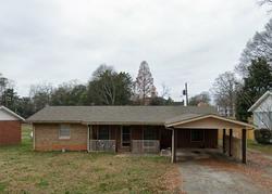 Pre-foreclosure in  CLUB VIEW LN Matthews, NC 28105
