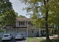 Pre-foreclosure in  PINEDALE RD Hauppauge, NY 11788