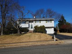 Pre-foreclosure in  LINCOLN AVE Piscataway, NJ 08854