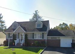 Pre-foreclosure Listing in W OLDIS ST ROCHELLE PARK, NJ 07662