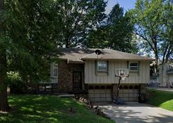 Pre-foreclosure in  E 30TH TER S Independence, MO 64057