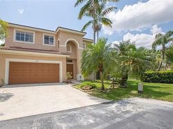 Pre-foreclosure in  SW 215TH TER Miami, FL 33189