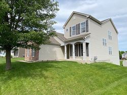 Pre-foreclosure in  FAIRVIEW LN Woodstock, IL 60098