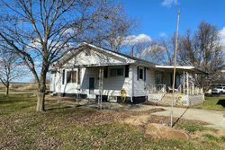 Pre-foreclosure in  MAPLE ST Humboldt, IL 61931