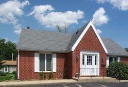 Pre-foreclosure in  W CLINTON AVE Farmer City, IL 61842