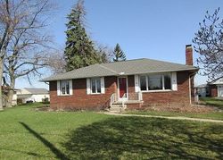 Pre-foreclosure in  CORDUROY RD Oregon, OH 43616