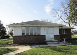 Pre-foreclosure in  CORDUROY RD Oregon, OH 43616