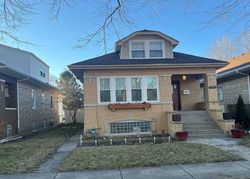 Pre-foreclosure in  HOFFMAN ST Skokie, IL 60077