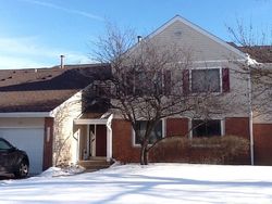 Pre-foreclosure in  HARVEST CIR Buffalo Grove, IL 60089