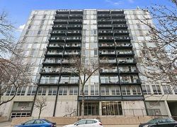 Pre-foreclosure in  W BRIAR PL D Chicago, IL 60657
