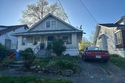 Pre-foreclosure in  S 43RD ST Louisville, KY 40212