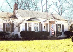 Pre-foreclosure in  HENRY CLAY BLVD Lexington, KY 40505