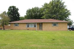 Pre-foreclosure Listing in S ELBERT ST DALEVILLE, IN 47334