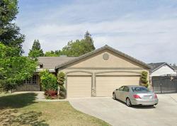 Pre-foreclosure in  N DOUGLAS AVE Fresno, CA 93727