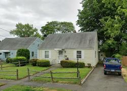 Pre-foreclosure in  REDFIELD RD Fairfield, CT 06824
