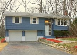 Pre-foreclosure Listing in PARKWOOD DR GALES FERRY, CT 06335