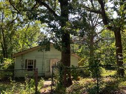 Pre-foreclosure in  STATE LINE RD Fort Smith, AR 72916