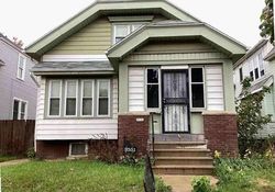 Pre-foreclosure in  N 20TH ST Milwaukee, WI 53206