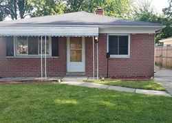 Pre-foreclosure in  PENNIE ST Dearborn Heights, MI 48125