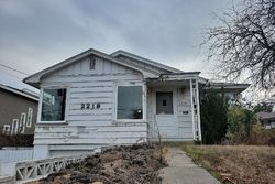 Pre-foreclosure in  TIETON DR Yakima, WA 98902