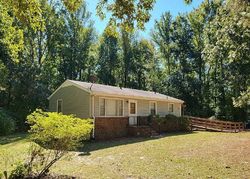 Pre-foreclosure in  BOWLING GREEN RD Windsor, VA 23487