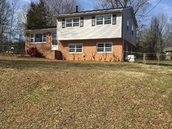 Pre-foreclosure in  WOODLEAF DR Gastonia, NC 28052