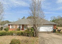 Pre-foreclosure in  MAPLE WOODS CIR Pensacola, FL 32534