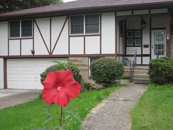 Pre-foreclosure in  CIRCLE DR Youngstown, OH 44514