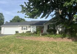 Pre-foreclosure in  RIVER CREST CT Clemmons, NC 27012